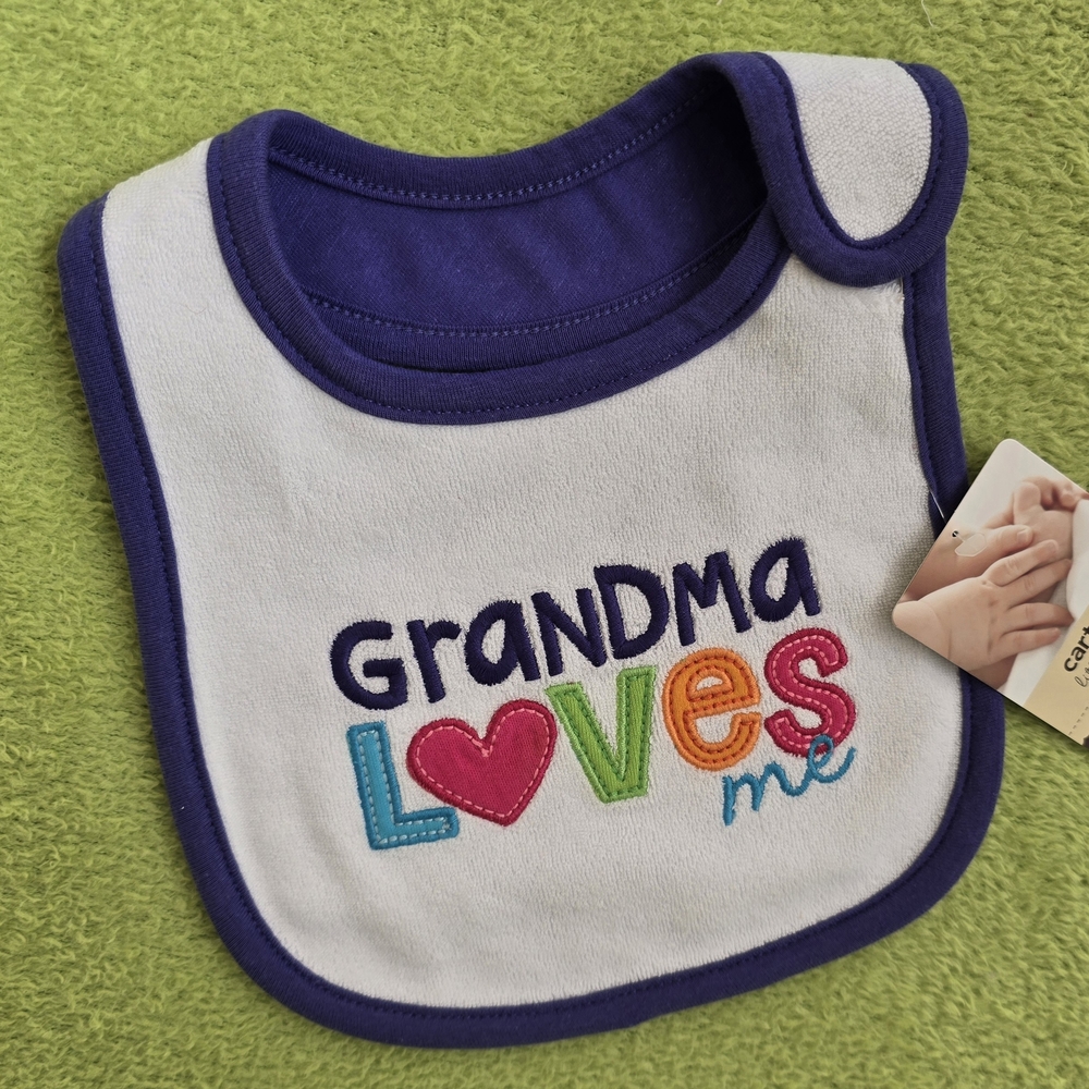 NWT  0-12M  BABY GIRL BIB Carter's Purple & White Bib - Grandma Loves Me (Q6)